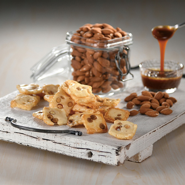 至福の逸品 キャラメル風味アーモンドおかき65g 至福の逸品 キャラメル風味アーモンドおかき65g