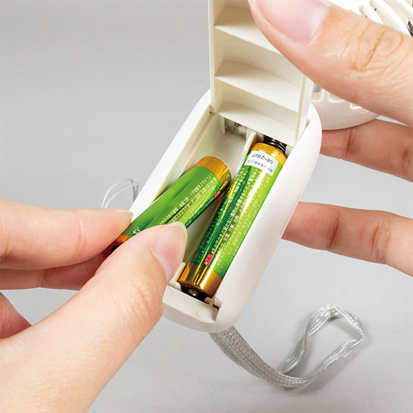 乾電池式ハンディファン 乾電池式ハンディファン